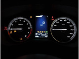 視認性に優れたメーターで、夜間走行も安心して運転できます!マルチインフォメ―ションディスプレイには車両情報を表示!メーター内の光度調整機能も付いております!