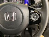 ハンドルにクルーズコントロールの操作スイッチが装備されています!。ハンドルから手を離さず安全に操作できます。