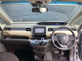 フリードの人気の秘訣の一つは大きな視界で運転しやすいことです(^^)/