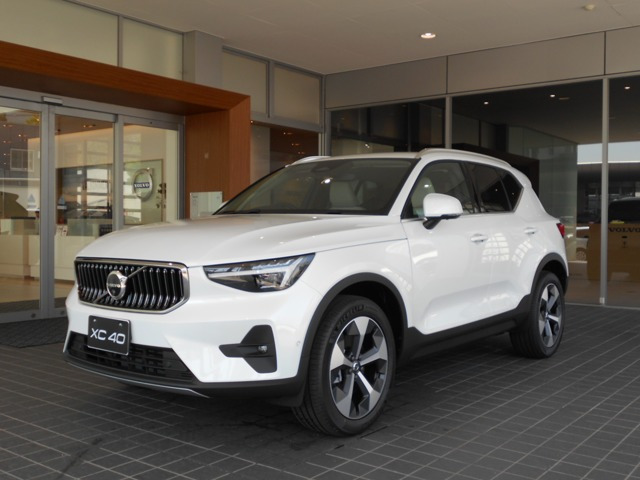 XC40ウルトラ B4 AWD 4WD