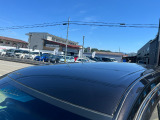 中古車という商品の特性ルーフには子キズや塗装しみ細かな凹み等があります