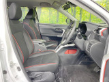 運転席シート廻りは使用感も少なく、良好な状態となっています。丁寧に使われていたことがよくわかりますね。