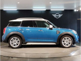 ☆MINIの車の始まりは大人四人がギリギリ乗れるコンパクトな車です!!今となっては3ナンバーですが、もともとは5ナンバーの車でした!!