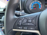 ステアリングに装備されたスイッチで運転中でも楽に音量の操作が可能です♪♪慣れると目線をそらさずに行えますので安全です♪♪