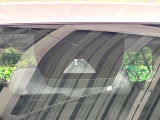 【トヨタセーフティセンス】走行中に前方の車両等を認識し、衝突しそうな時は警報とブレーキで衝突回避と被害軽減をアシスト。より安全にドライブをお楽しみいただけます。