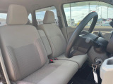 運転席シート廻りは使用感も少なく、良好な状態となっています。前オーナー様が丁寧に使っていたことがよくわかりますね。