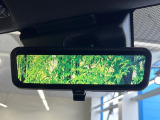【デジタルインナーミラー】後席の大きな荷物や同乗者で後方が確認しづらい時でも安心!カメラが撮影した車両後方の映像をルームミラー内に表示。クリアな視界で状況の確認が可能です!