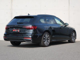 Audiが指定する独自の条件を全て満たした車だけが、認定資格を持つテクニシャンの手による100項目にも及ぶ点検・整備のプロセスを受け、お客様のもとへ届けられます。