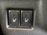 【シートヒーター】運転席/助手席共にシートヒーターを装備。季節を問わず快適にドライブできます。