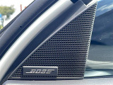 【BOSE(プレミアムサウンド)】マツダでお出かけの際には、ぜひ素敵な音楽体験を。ありふれた一日にも特別な体験を!ドライブの時間を上質な音楽でお楽しみいただけるサウンドシステムが搭載されています。