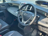 運転席シート ハーフレザーシートです 年式相応の傷みがあります