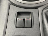【パワーウインドウ】運転席のスイッチで、各席の窓ガラスの開閉ができます!あると便利ですよね!