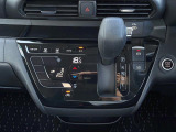 【 オートエアコン 】車内温度を感知して自動で温度調整をしてくれるのでいつでも快適な車内空間を創り上げます!//