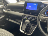 【 オートエアコン 】車内温度を感知して自動で温度調整をしてくれるのでいつでも快適な車内空間を創り上げます。