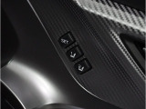 運転席のシートポジションメモリー機能は、登録済みの運転者と交代しても、シートポジションの変更の手間がかかりません。