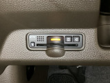 ハンドルの左下にETCがついています。高速道路の料金所の通過も楽々です。 カードの取り出しもしやすい場所についています。