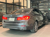 BMWのメカニックによる、100項目の納車前点検エンジン、ミッション、マフラー、電気系統やコンピュータなどを詳細に点検します。交換基準の部品があれば、純正部品を使用し整備した後にお客様にお渡しします。