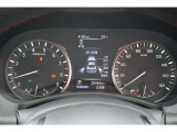 メーター内で様々な車の設定やデータの確認もできちゃいます!