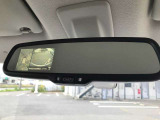 タイヤの相談も承ります。スタッドレス⇔ノーマルの履き替えはもちろん。溝が減ってきた、雨の日に不安を感じるお客様も一度ご相談ください。しっかりとご説明させていただきます。