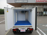 後方両開きです♪大きなお荷物の積込みも楽々です。