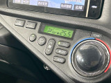 【オートエアコン】一度お好みの温度に設定すれば、車内の温度を検知し風量や温度を自動で調整。暑い…寒い…と何度もスイッチ操作をする必要はありません。快適な車内空間には必須の機能ですね♪