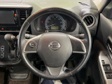 【純正革巻きステアリング】上質な革を使用することで、手にしっかり馴染みとても運転しやすいハンドルです♪