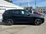 ☆BMWの前後重量配分50:50はエンジン自体をフロントタイヤよりも後ろにずらし、通常はエンジンルーム内に搭載される重量物であるバッテリーをトランクに移動させるなどして実現されています☆