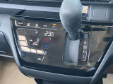 【オートエアコン】 設定温度は一定のまま、1年中、車内は快適空間♪快適温度♪