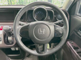 【純正革巻きステアリング】上質な革を使用することで、手にしっかり馴染みとても運転しやすいハンドルです♪