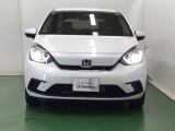 LEDヘッドライトを装備しています。LEDヘッドライトはとても明るく、雨の日や夜間走行も安全・安心です。オートライトコントロール付きで周囲の明るさに応じて自動で点灯・消灯します