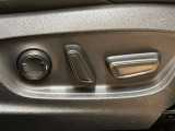 パワーシート搭載。微妙な調整が手軽にでき、ピッタリのポジションで運転することが可能です。