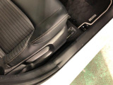 痛みの出やすい運転席シートの角、フロアマット、座面、ともに良好です