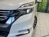 【LEDヘッドライト】悪天候や夜間走行時も良好な視界を確保し安心して運転できる高輝度LEDヘッドライトを装備!点灯速度が早く、消費電力も抑えられています。