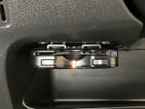 ハンドルの左下にETCがついています。高速道路の料金所の通過も楽々です。 カードの取り出しもしやすい場所についています。