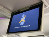 【フリップダウンモニター】大画面モニターで後席でもエンタメをお楽しみいただけます。小さなお子様にも大人気の装備です♪