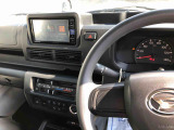 運転中も見やすいメーター。