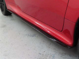 TRD製GRサイドスカートを装着しております。