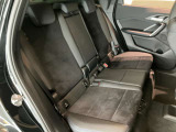 ご納車前に、リア3面にプライバシーフィルムの施行も可能です。荷物の盗難防止、UVカット等の効果があります。プロが選ぶ高耐久、高品質なフィルムは種類も豊富で仕上がりも非常に綺麗です。