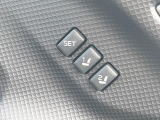 【メモリー機能付きパワーシート】ドライバーごとに設定したシート位置を記憶して、ボタン一つで切り替えできる便利な機能!運転する方が複数名いらっしゃるご家庭におすすめです♪