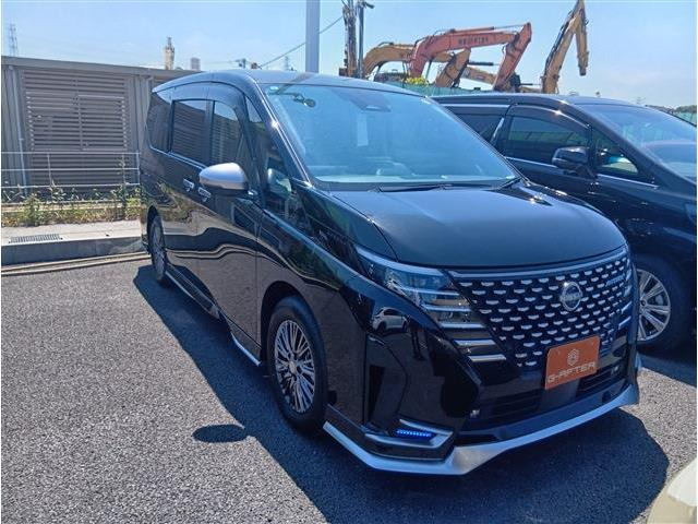 セレナ1.4 e-POWER AUTECHワンオーナー 純正9インチナビ アラウンド