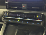 【シートヒーター】スイッチを入れると数十秒で座席が温かくなります。エアコンとは違い、身体と密着しているシートが温まるので、冬場には嬉しい装備です!