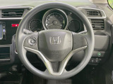 【ステアリングスイッチ】運転中、前方から目線をそらすことなく、オーディオ等の操作が可能な便利機能!安心&快適なドライブを演出してくれます♪