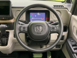 【ステアリングスイッチ】運転中、前方から目線をそらすことなく、オーディオ等の操作が可能な便利機能!安心&快適なドライブを演出してくれます♪