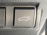 【パワーバックドア】スマートキーや運転席のボタンを押すだけでリアゲートが自動で開閉します!荷物を持っている時や、高い位置にあるバックドアを閉める際に便利な機能です♪