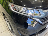 【LEDヘッドライト】悪天候や夜間走行時も良好な視界を確保し安心して運転できる高輝度LEDヘッドライトを装備!点灯速度が早く、消費電力も抑えられています。