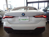 第二展示場にも多数のBMWをラインナップ!ご来店の際はBMW本店(厚木市下荻野140-1)に一度ご来店ください!☆関東運輸局認証工場 自動車分解整備事業2-6030☆プッシュプル式板金塗装ブース完備☆