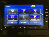 ナビゲーションはフルセグTV、インターナビ対応のGathers純正メモリーナビを搭載しています。Bluetoothオーディオ機能がありますので、スマートフォンなどの音楽も再生できます。