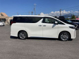 両側パワースライドドア付きだから、狭い駐車スペースなどでの 乗り降りラクラク!小さなお子さまのいるご家庭には嬉しい装備。