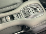電子パーキング装着車!!ブレーキホールド機能付きで、信号待ちでも楽々です!!