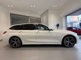 BMWでは重量配分にもこだわりがあり、FRモデルでは50:50とFFモデルでも60:40と前後の重量バランスにこだわり、軽快なハンドリングを実現しております。